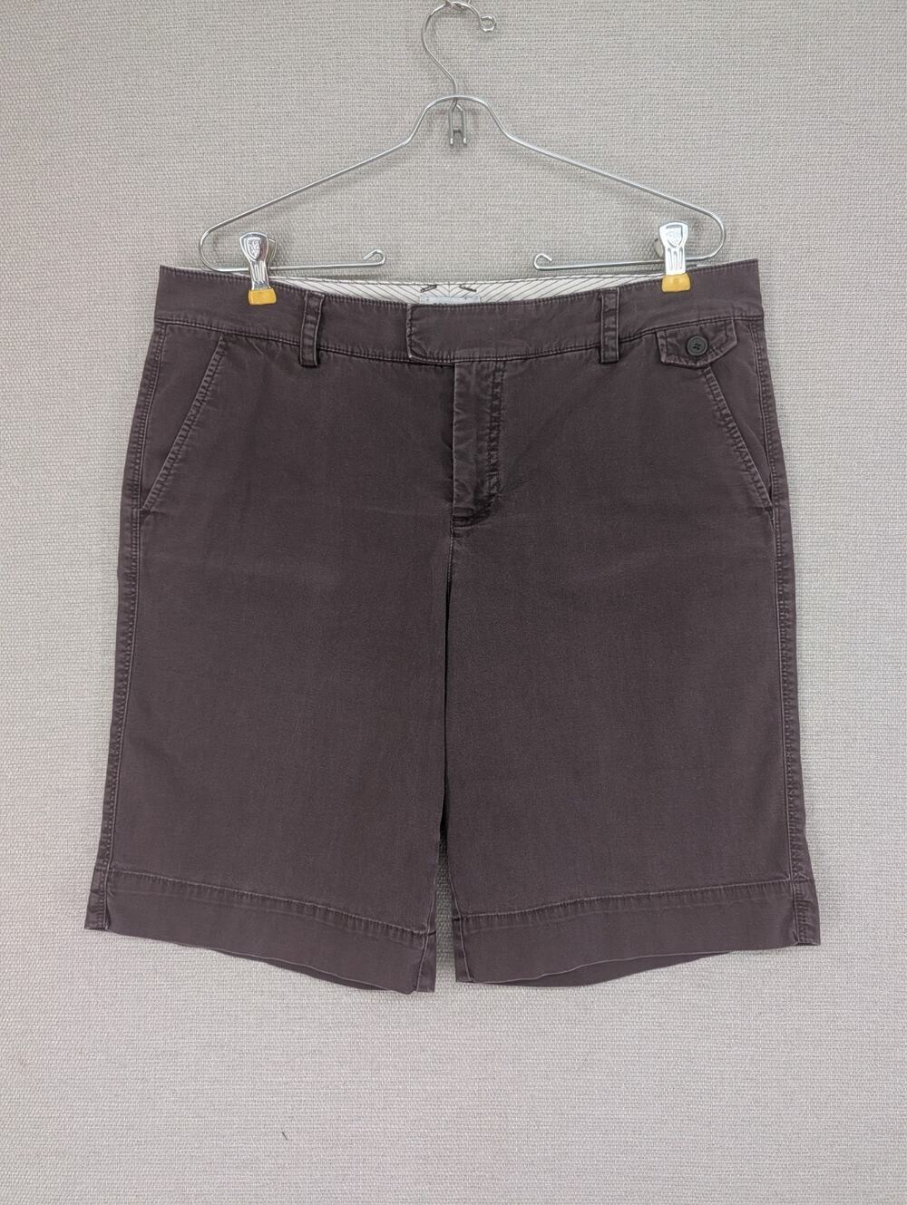 Dockers Shorts Plum Mid Rise Curvy Size 14 Stretch -0726i96
